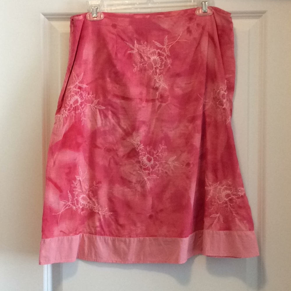 Ladies mid length skirt